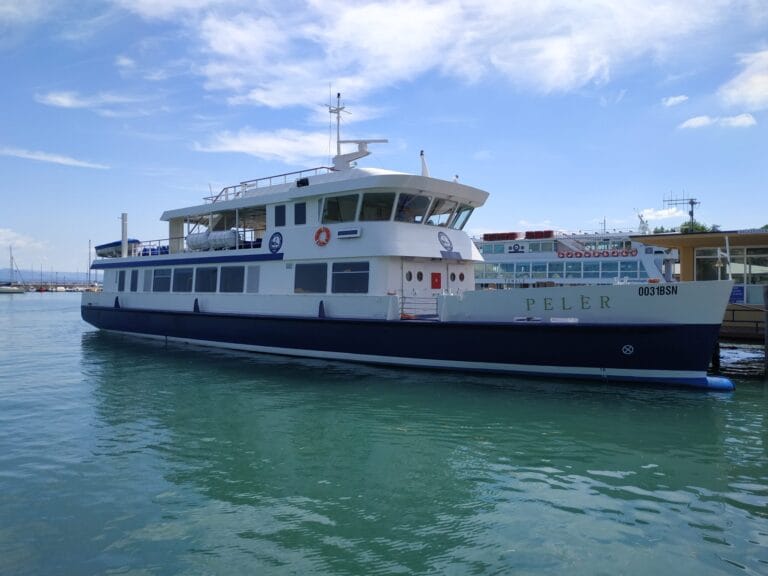 Followers choose the name for the new hybrid motorboat on Lake Garda