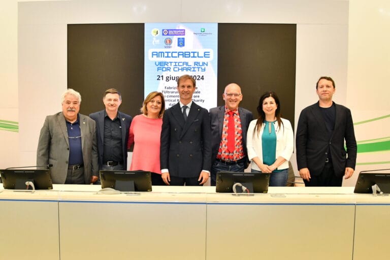 Fabrizio Amicabile takes on the Pirellone stairs challenge for charity: 24,000 steps in support of Brescia’s associations