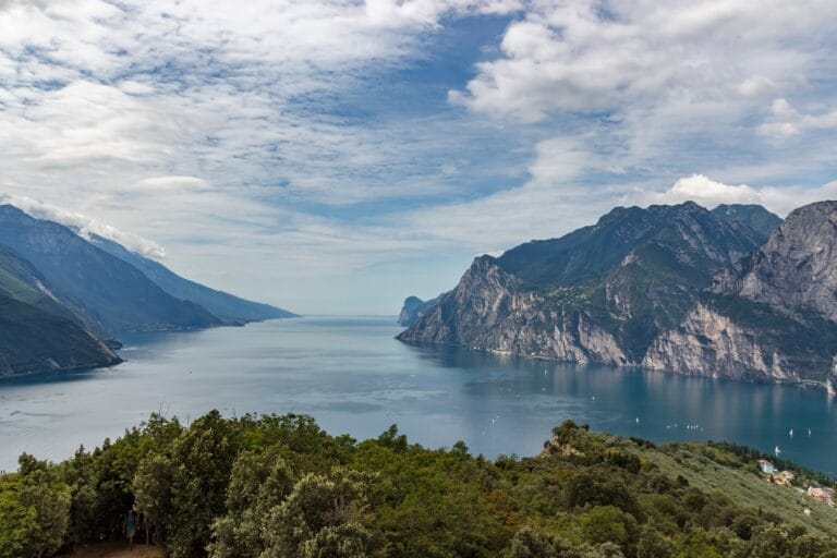 Ferragosto 2024: Tourist Growth and Positive Forecasts for Lake Garda