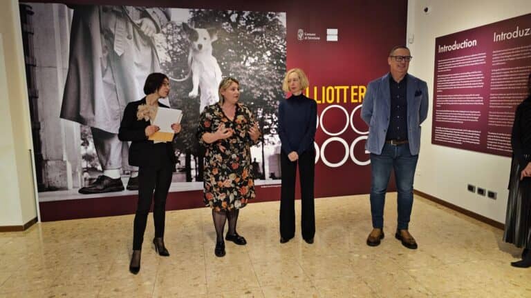 Sirmione hosts the photography exhibition of Elliott Erwitt