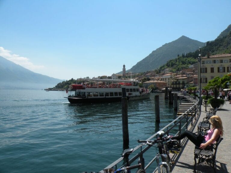 Paid parking in Limone sul Garda: monthly subscriptions available