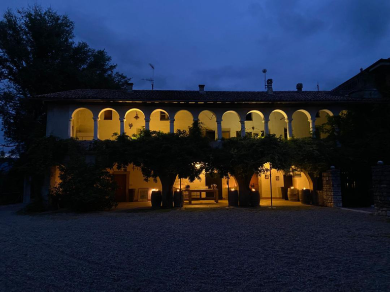 The Tower of Calvagese: a century of wine between tradition and future in Valtènesi