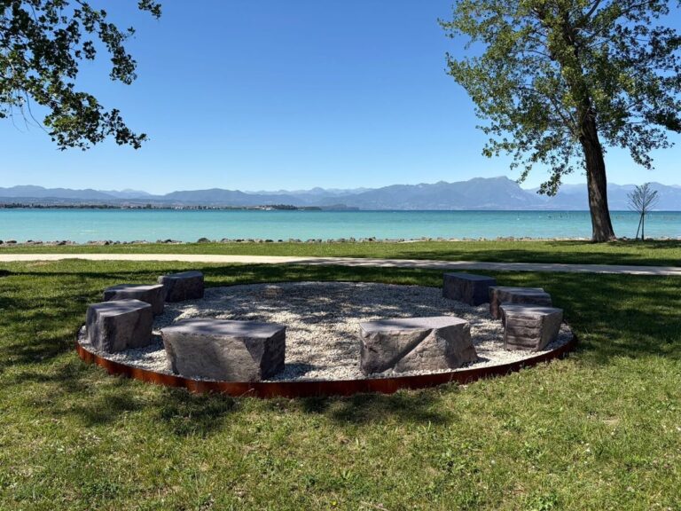 PIETRA&Co. 2026: Contemporary Art Celebrates Natural Intelligence in Sirmione