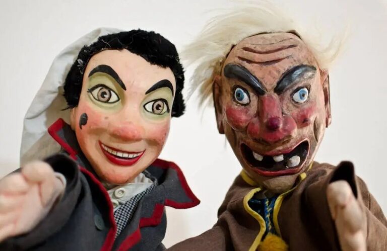 Sandrone and Fagiolino: Emilian Puppet Heroes of Italian Theater