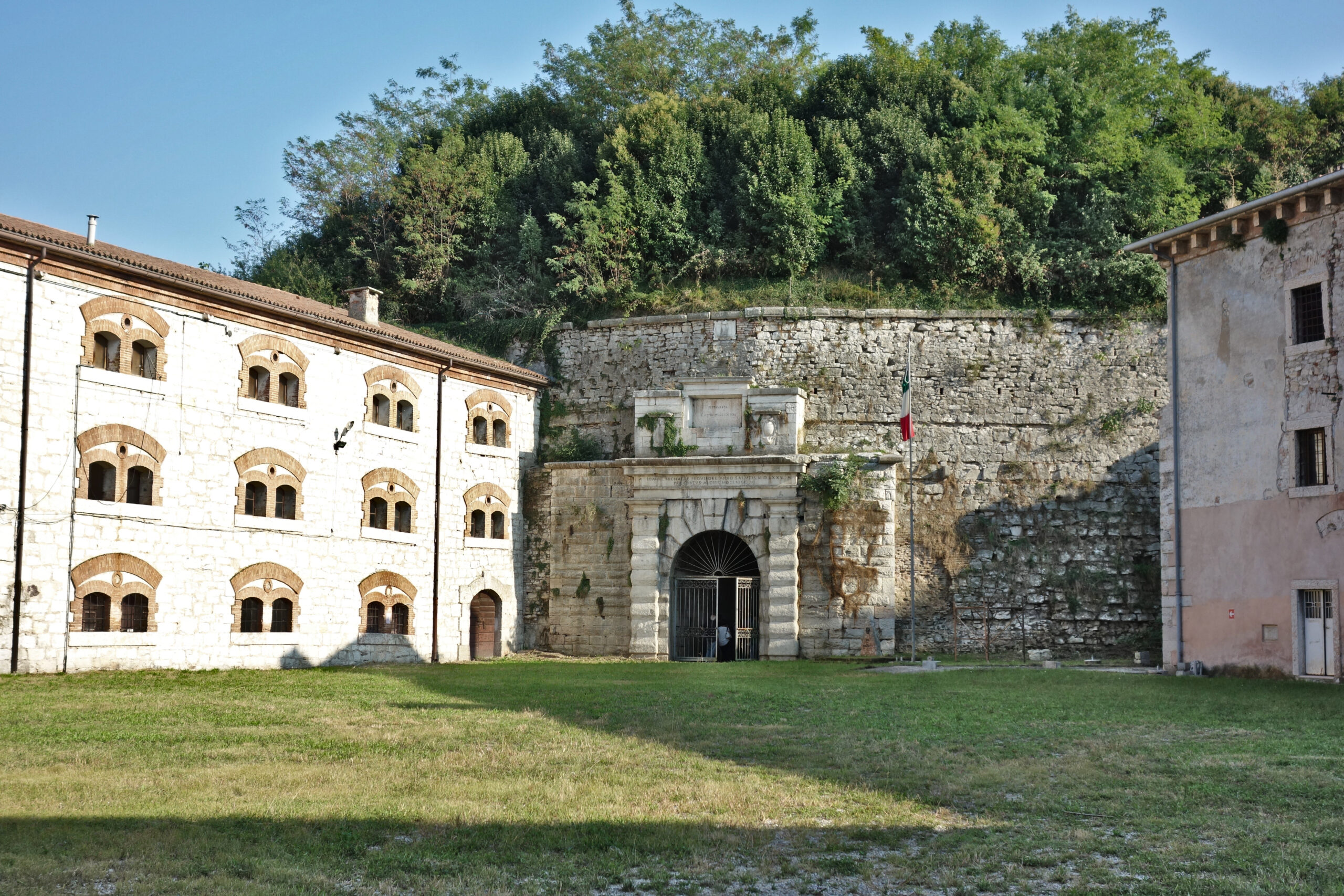 Guided Tours of Caserma La Rocca in Peschiera del Garda on September 26 and 27