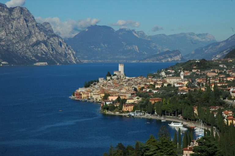 Ciottolando con Gusto in Malcesine: 19 Food Stops and Scaliger Castle in the Medieval Village