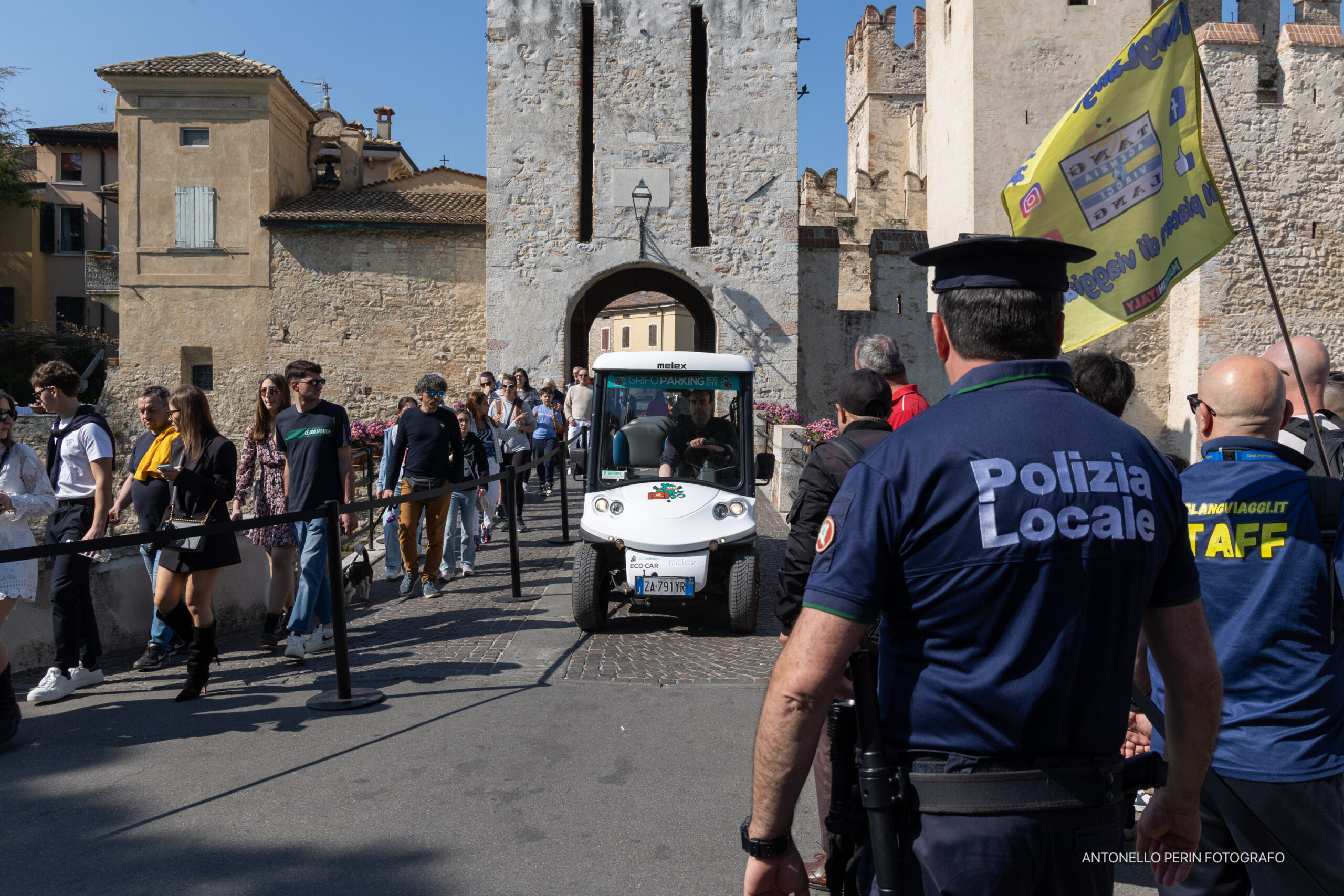 Traffic flow on Lake Garda during the German holiday weekend